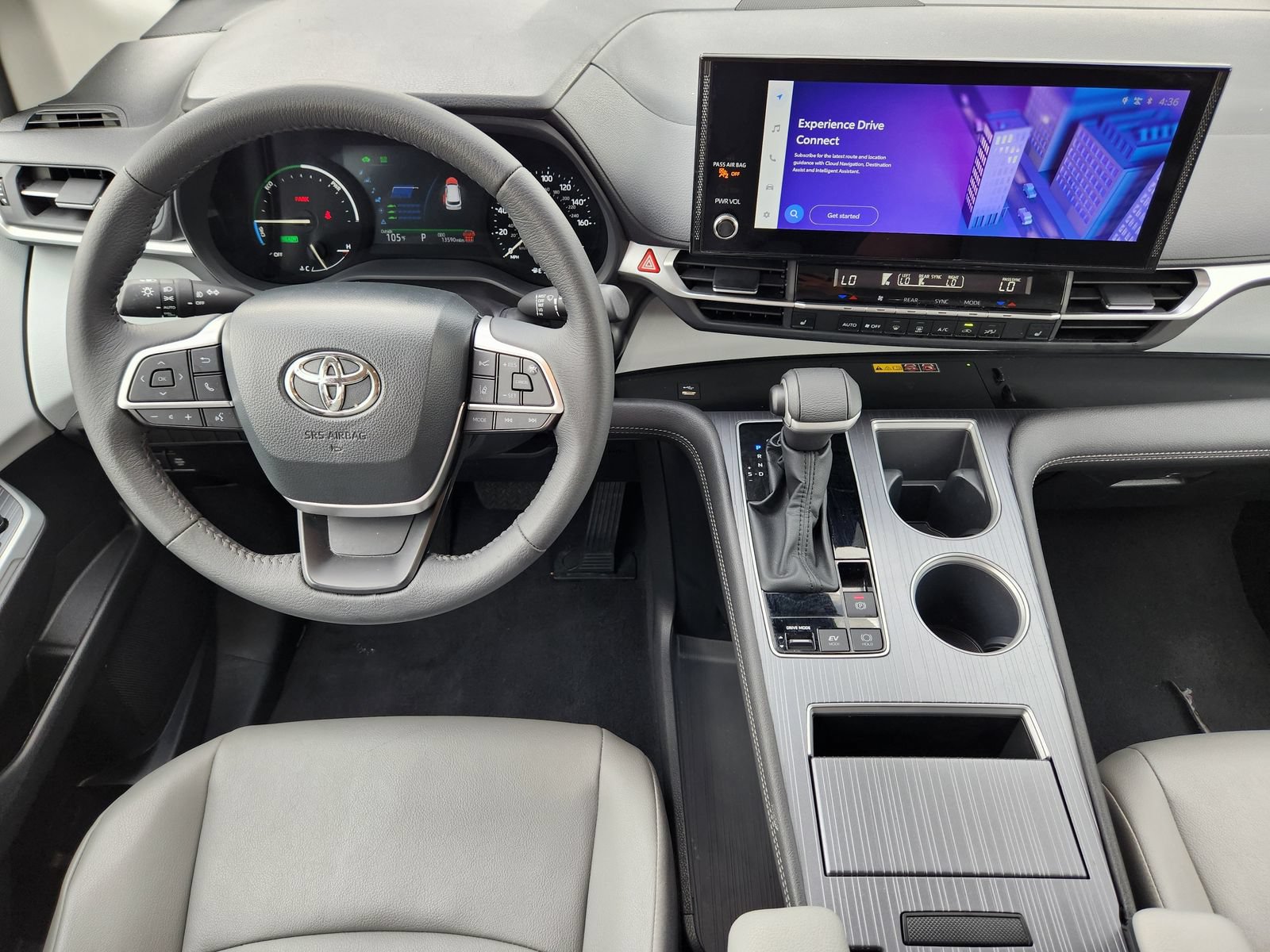Used 2026 Toyota Sienna XLE FWD image 33
