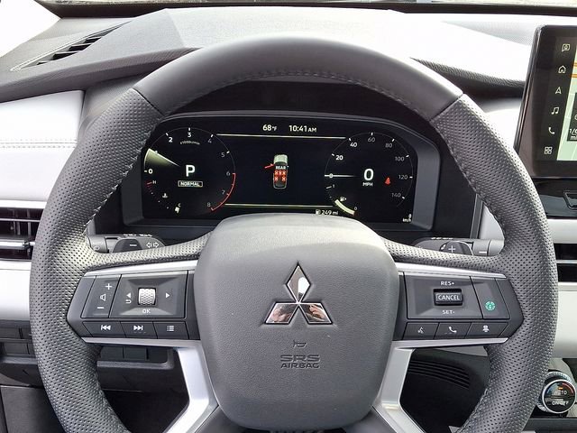 New 2025 Mitsubishi Outlander SE image 13