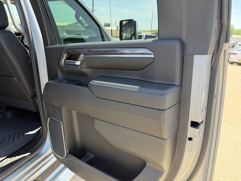 Used 2024 Chevrolet Silverado 2500 LTZ w/ LTZ Plus Package AWD/4WD image 11