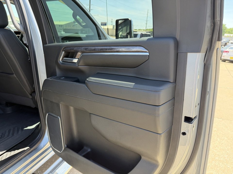 Used 2024 Chevrolet Silverado 2500 LTZ w/ LTZ Plus Package AWD/4WD image 11