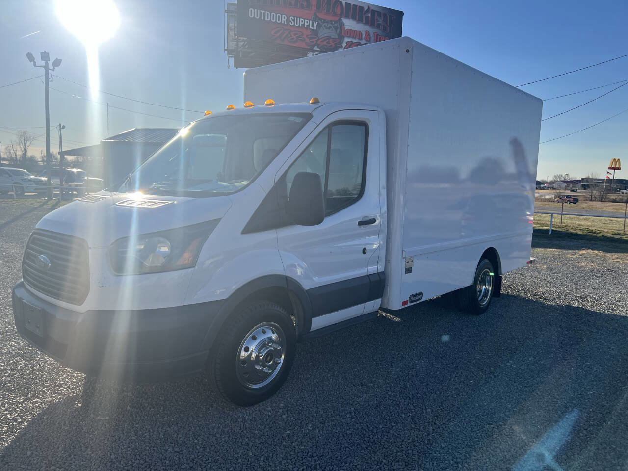 Used 2016 Ford Transit 350 138 DRW RWD image 3
