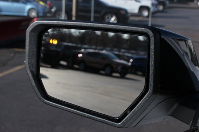 New 2025 GMC Canyon Elevation w/ Convenience Package image 15