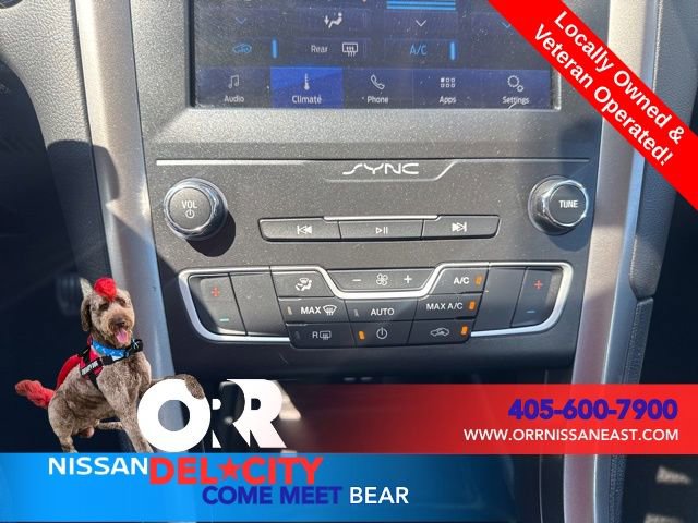 Used 2019 Ford Fusion SE FWD image 25