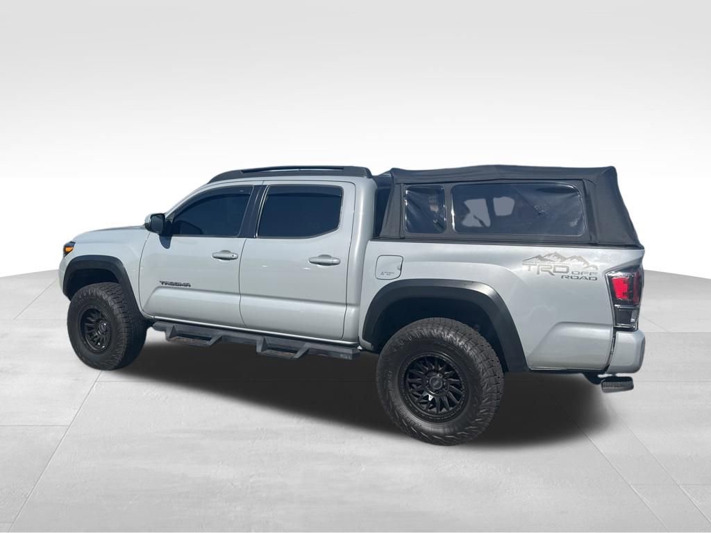 Used 2019 Toyota Tacoma TRD Off-Road AWD/4WD image 3