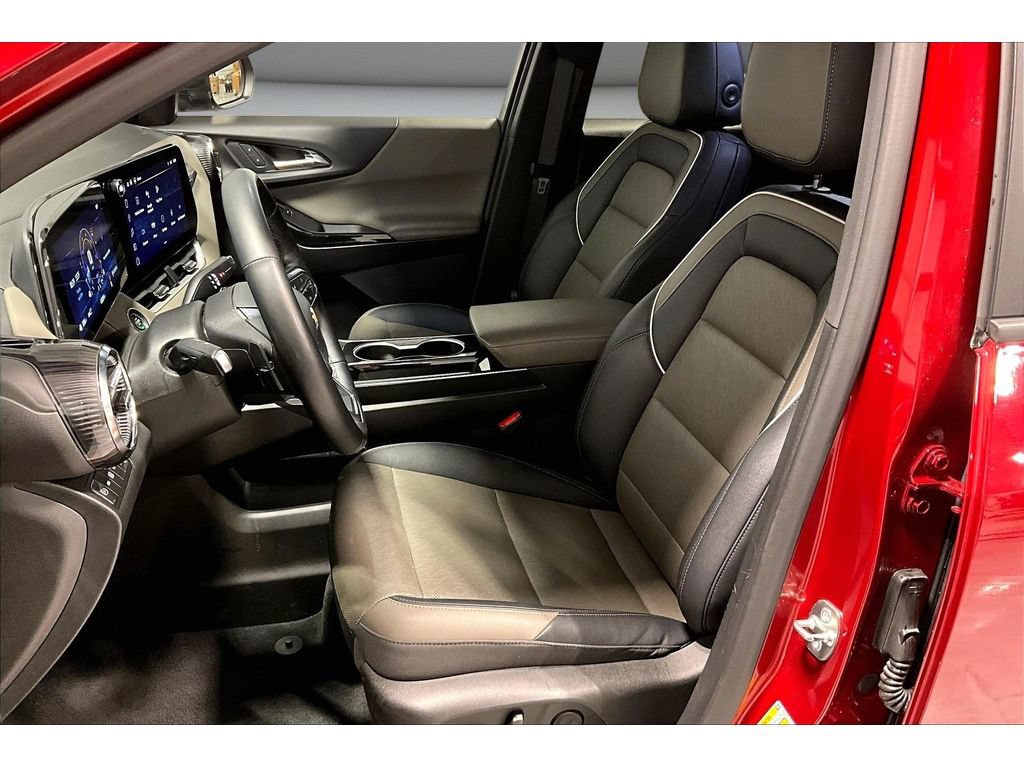 Used 2025 Chevrolet Equinox LT w/ Convenience Package II AWD/4WD image 26