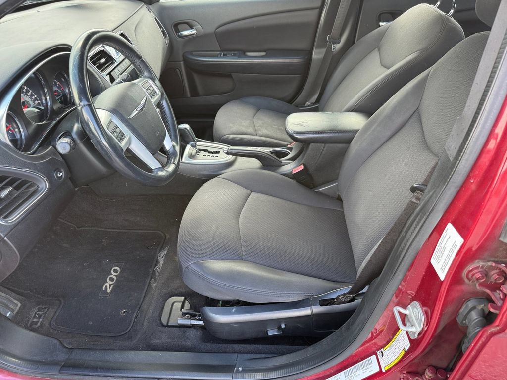 Used 2014 Chrysler 200 Touring FWD image 10