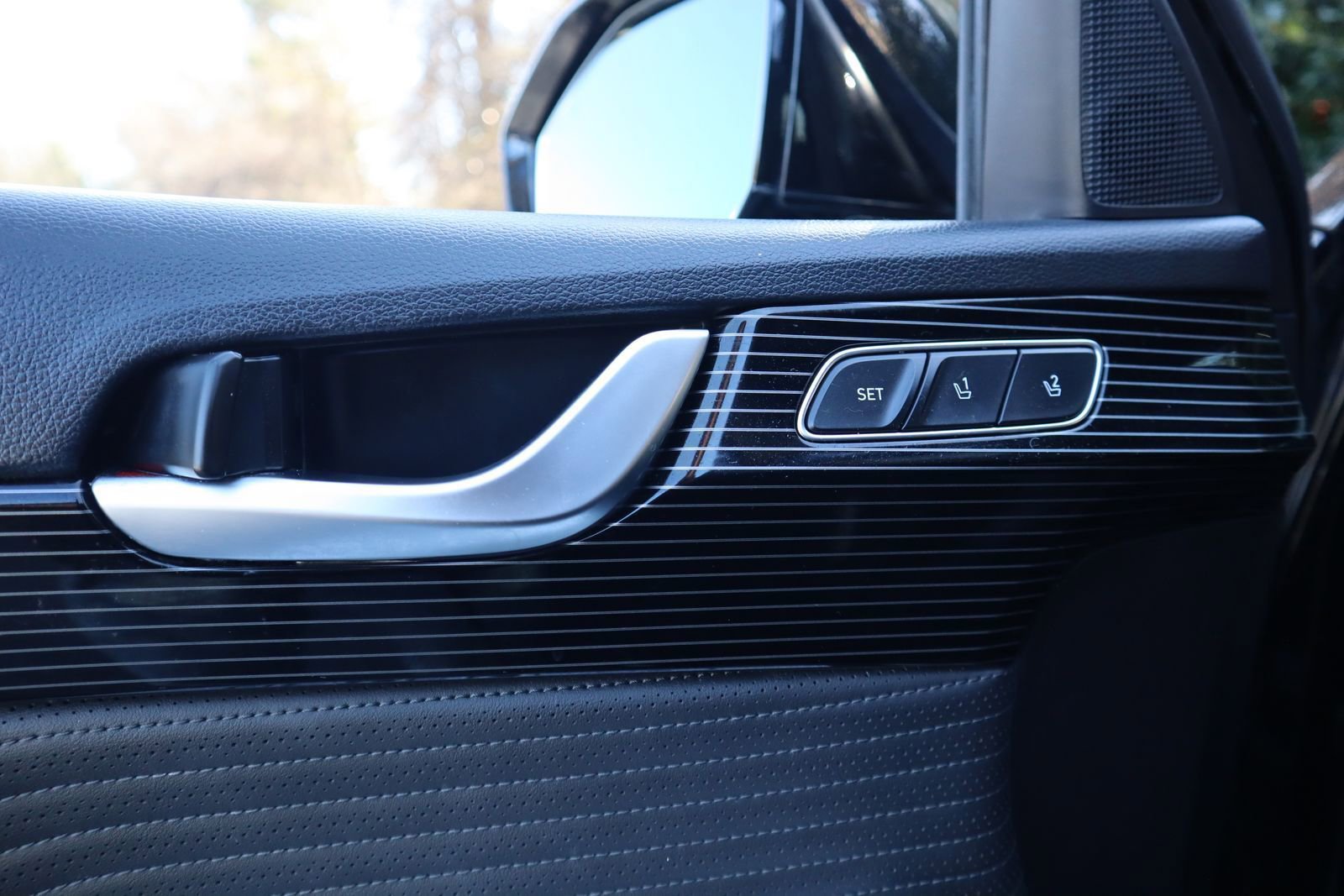 Used 2023 Hyundai Palisade Calligraphy image 14