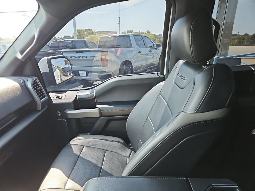 Used 2017 Ford F150 Raptor w/ Equipment Group 802A Luxury AWD/4WD image 27
