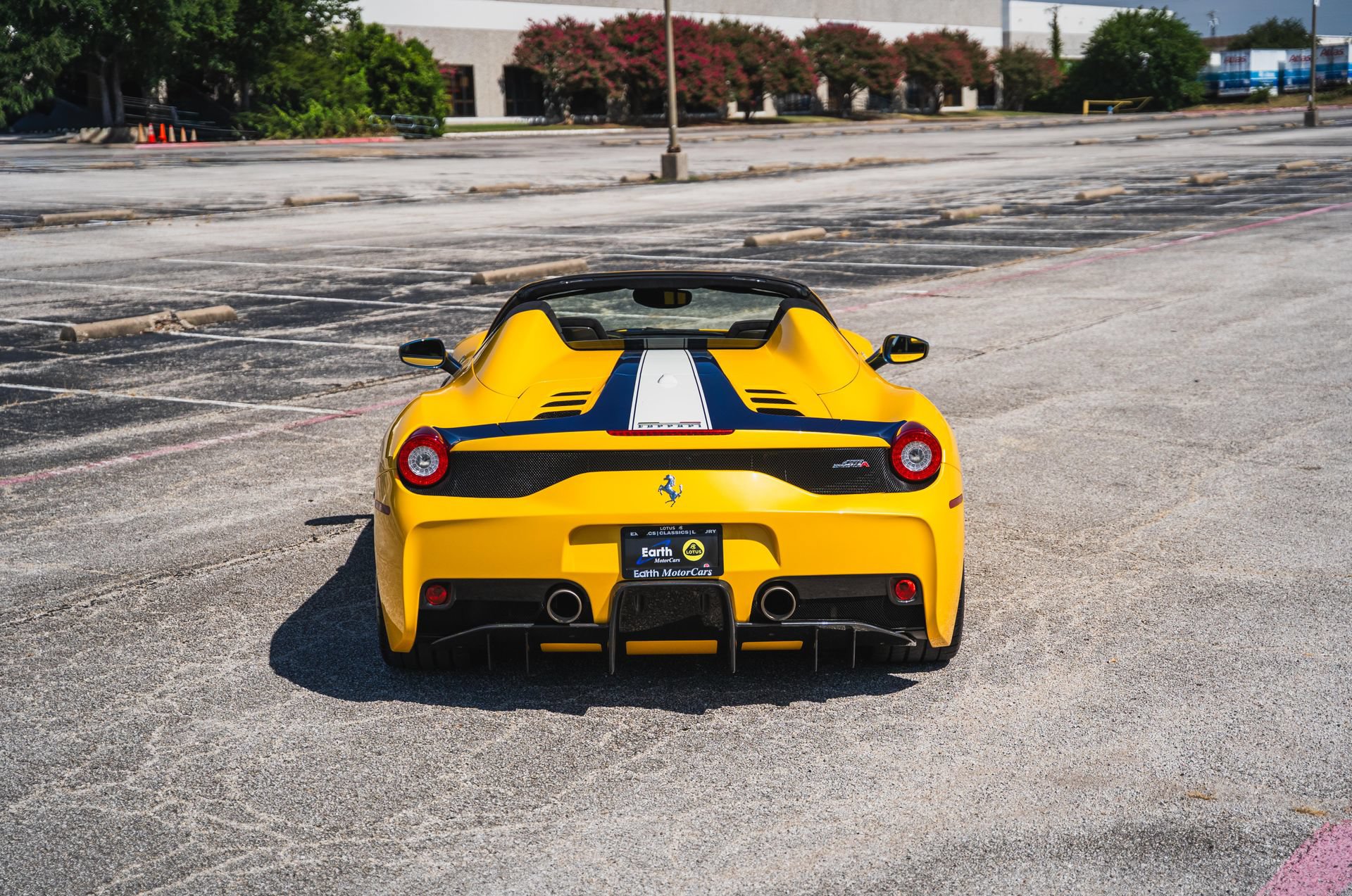 Used 2015 Ferrari 458 Speciale A RWD image 12