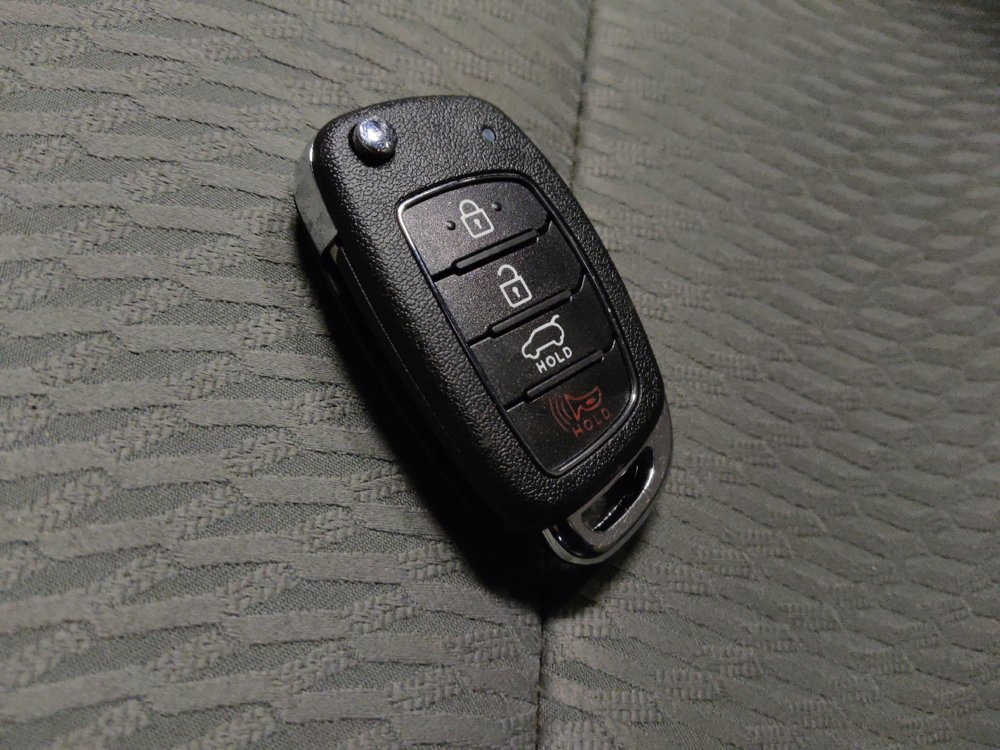 Used 2017 Hyundai Santa Fe Sport FWD image 32