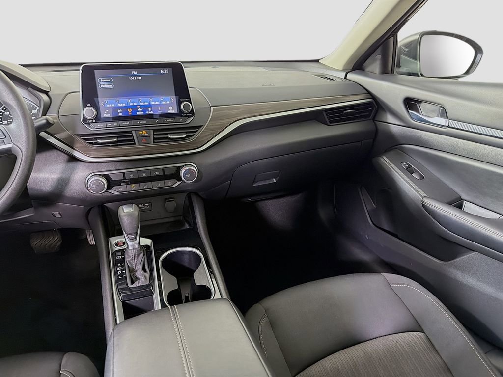 Used 2024 Nissan Altima 2.5 SV image 24