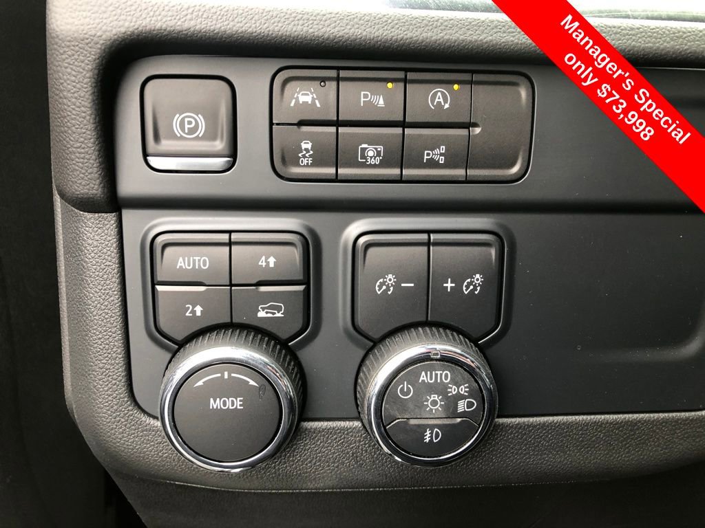 Used 2025 Chevrolet Suburban Premier AWD/4WD image 25