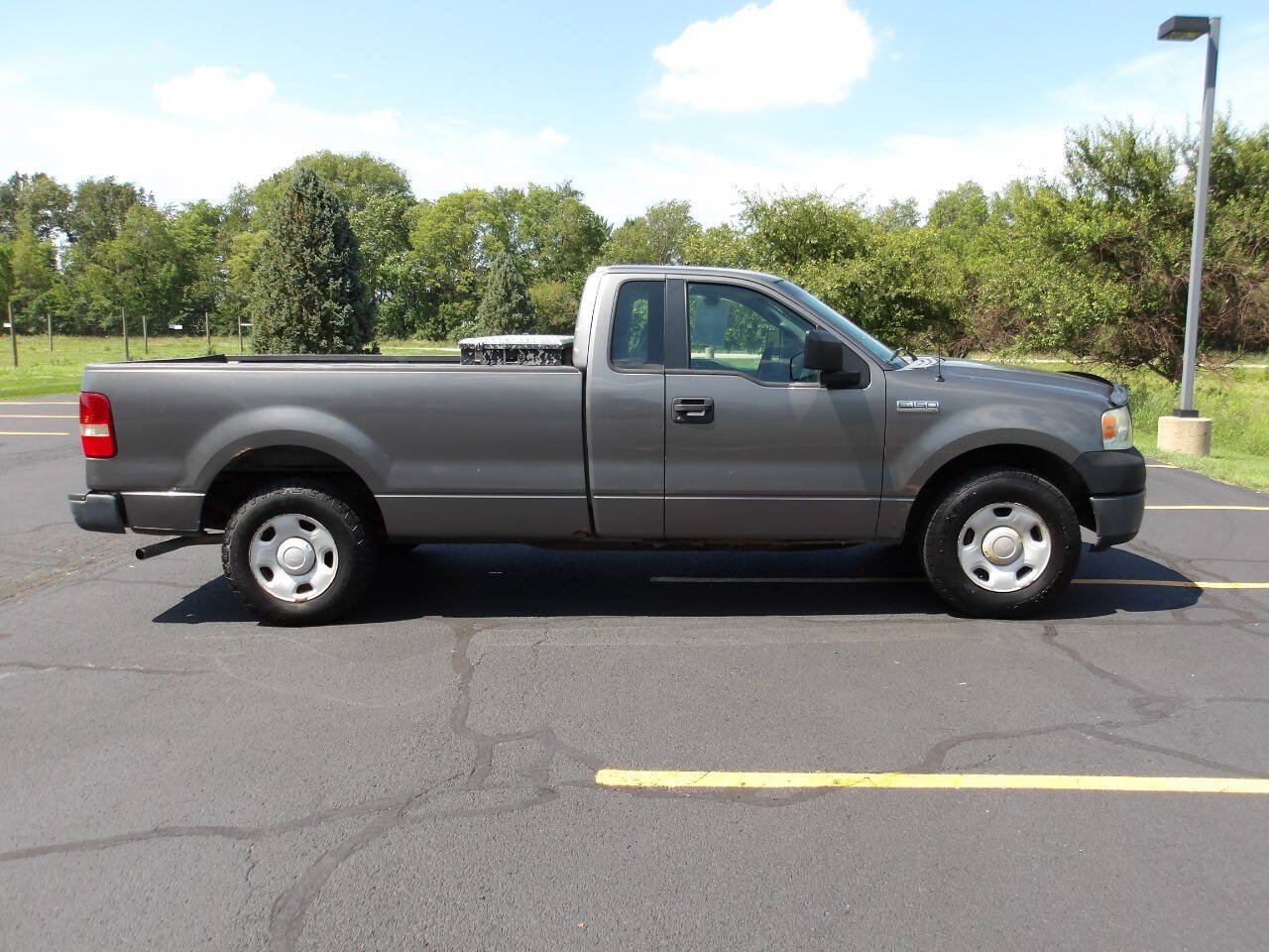 Used 2005 Ford F150 XL RWD image 2