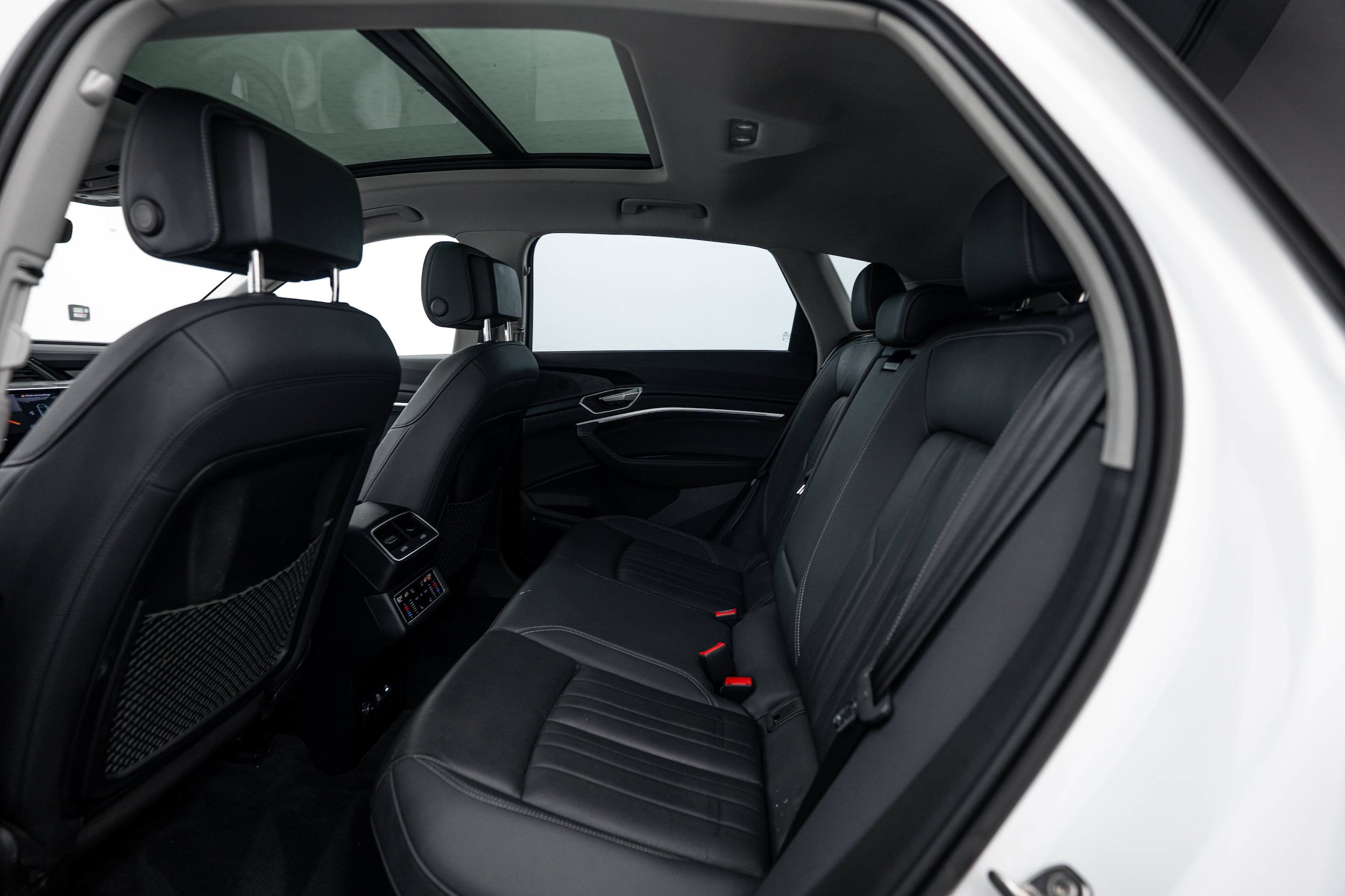 Certified 2024 Audi Q8 e-tron Premium Plus AWD/4WD image 17