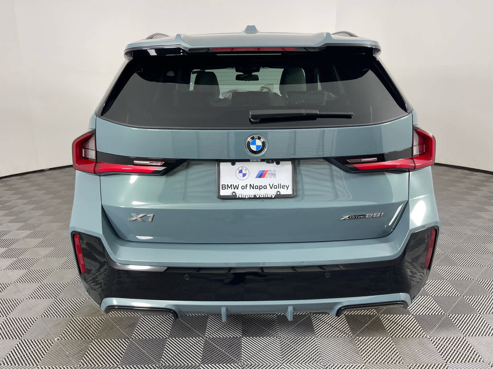New 2026 BMW X1 xDrive28i w/ Technology Package AWD/4WD image 4