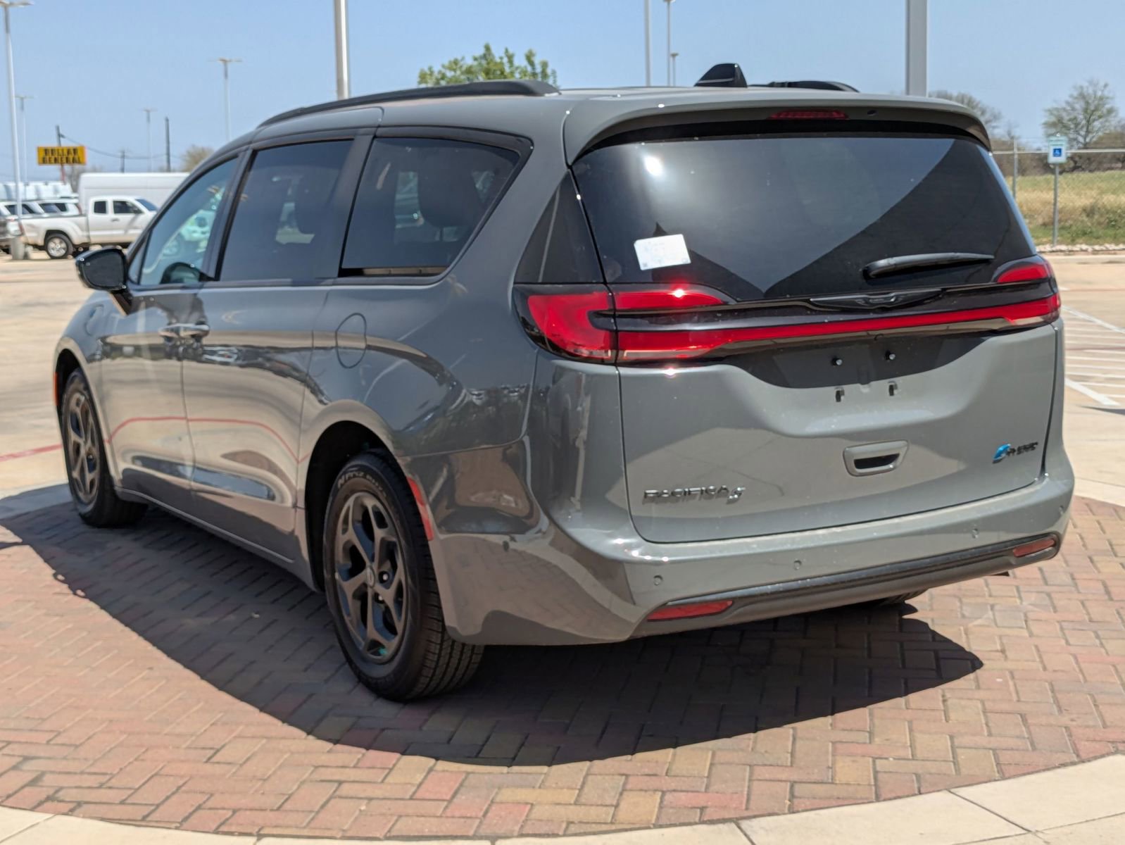 New 2025 Chrysler Pacifica Premium image 5