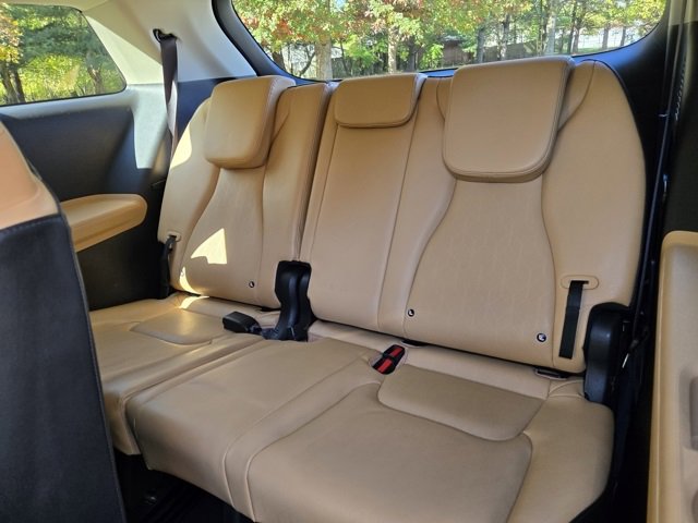 Used 2024 Kia Carnival LX image 18