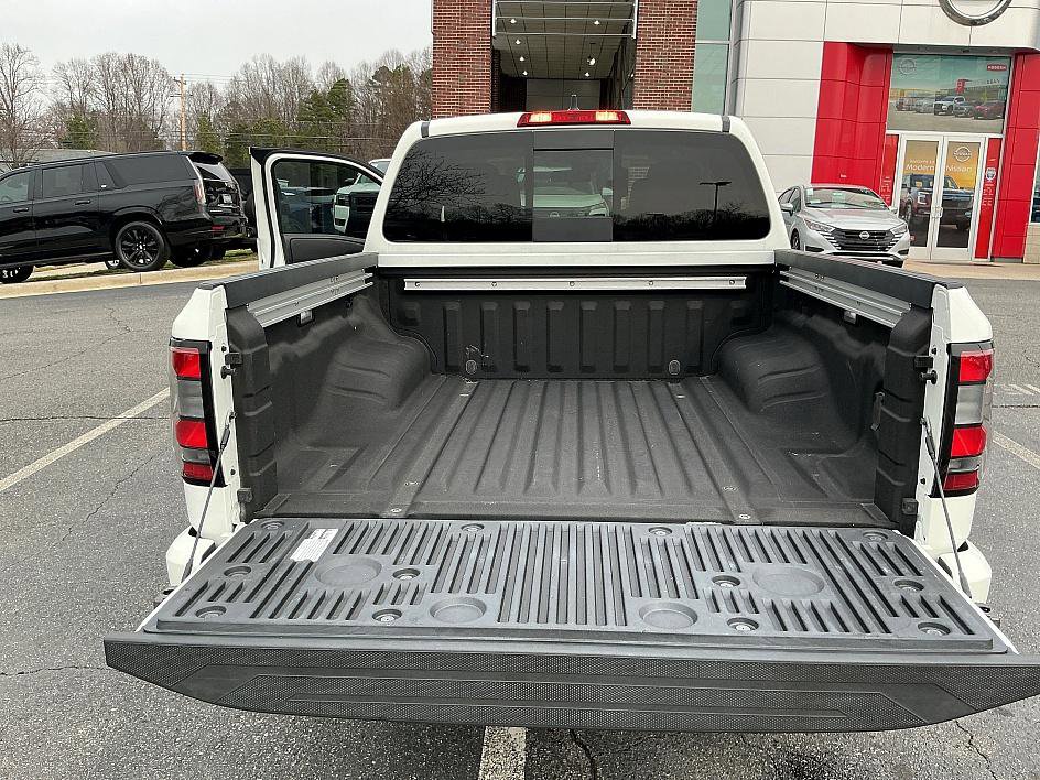 Used 2023 Nissan Frontier SV w/ SV Convenience Package image 23