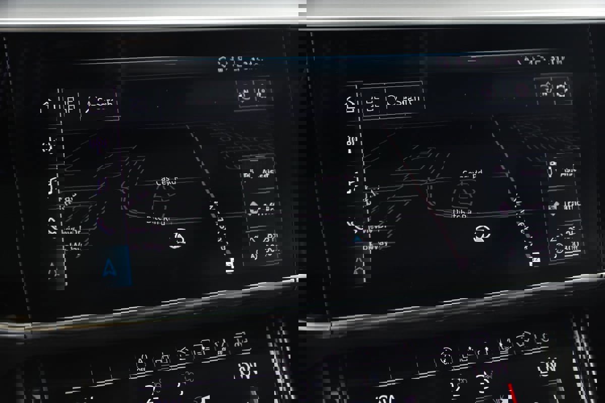 Used 2020 Audi A8 L 4.0T w/ Sport Plus Package image 9