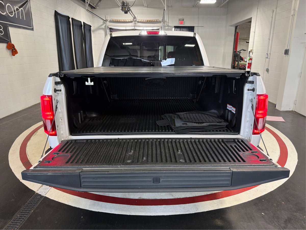Used 2018 Ford F150 Lariat w/ Equipment Group 502A Luxury AWD/4WD image 12