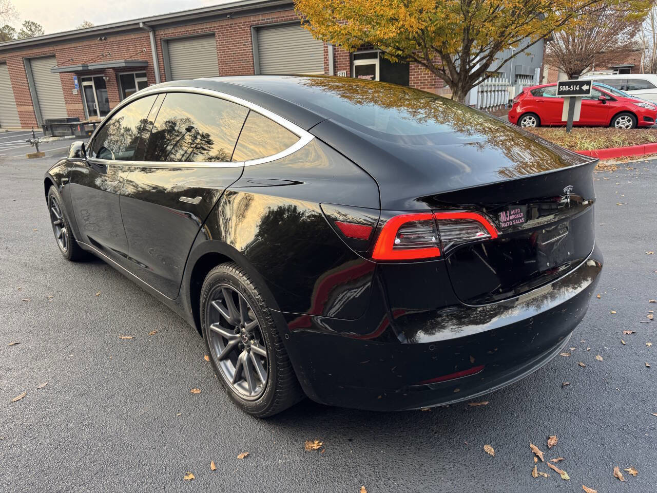 Used 2018 Tesla Model 3 Long Range image 3