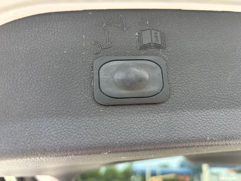 Used 2013 Ford Escape SE FWD image 25