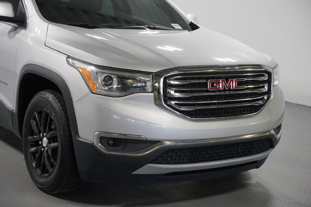 Used 2019 GMC Acadia SLT w/ LPO, Cargo Package FWD image 4