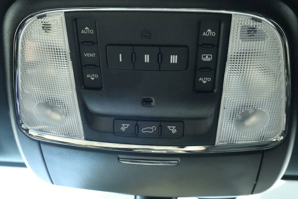 Used 2021 Jeep Grand Cherokee Trailhawk w/ Trailhawk Luxury Group image 55