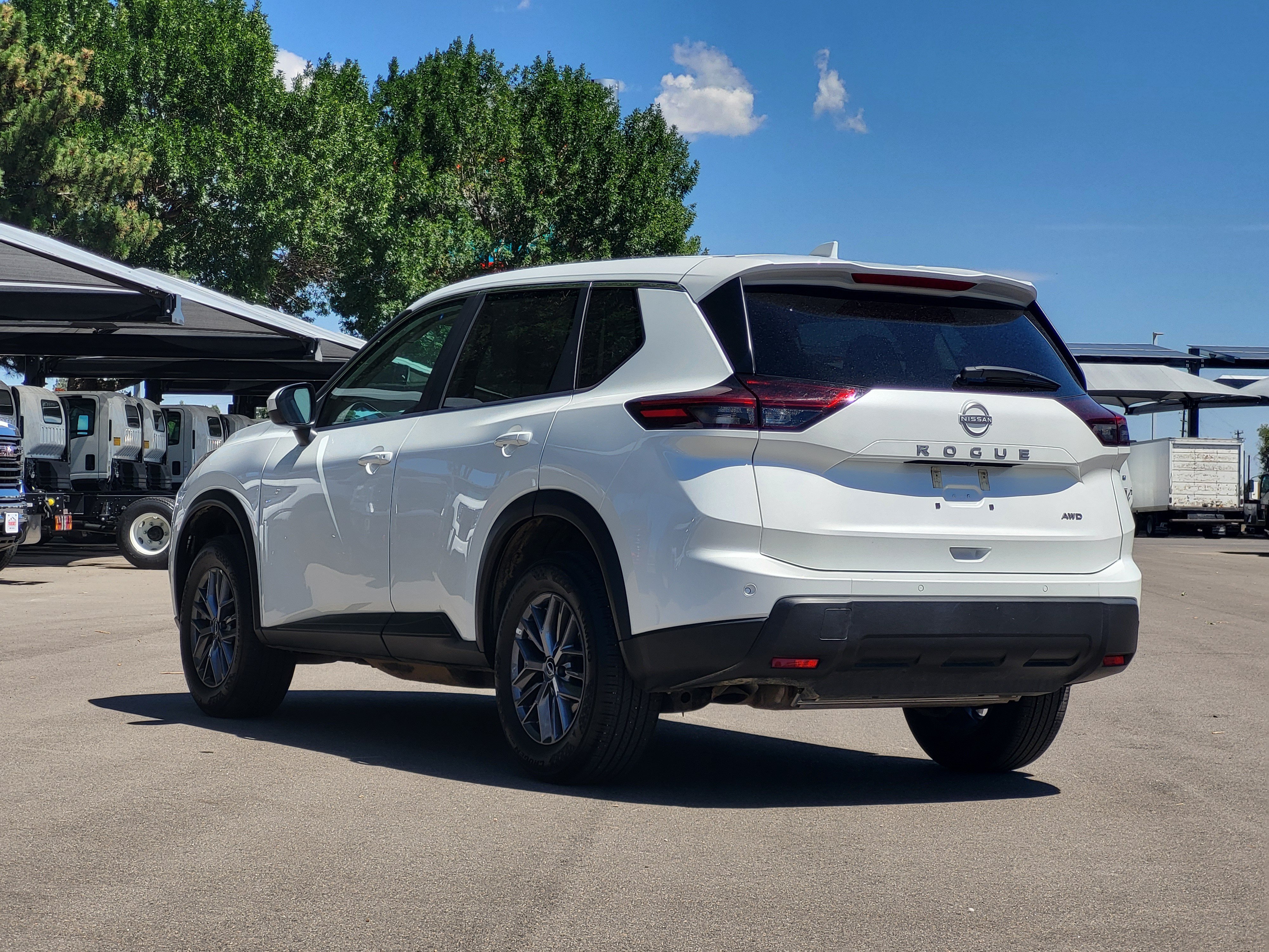 Used 2026 Nissan Rogue SV AWD/4WD image 5