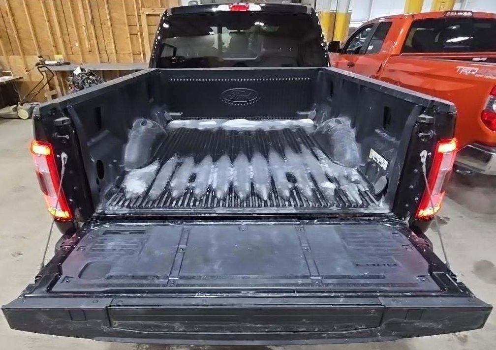 Used 2023 Ford F150 Lariat w/ Equipment Group 502A High image 5