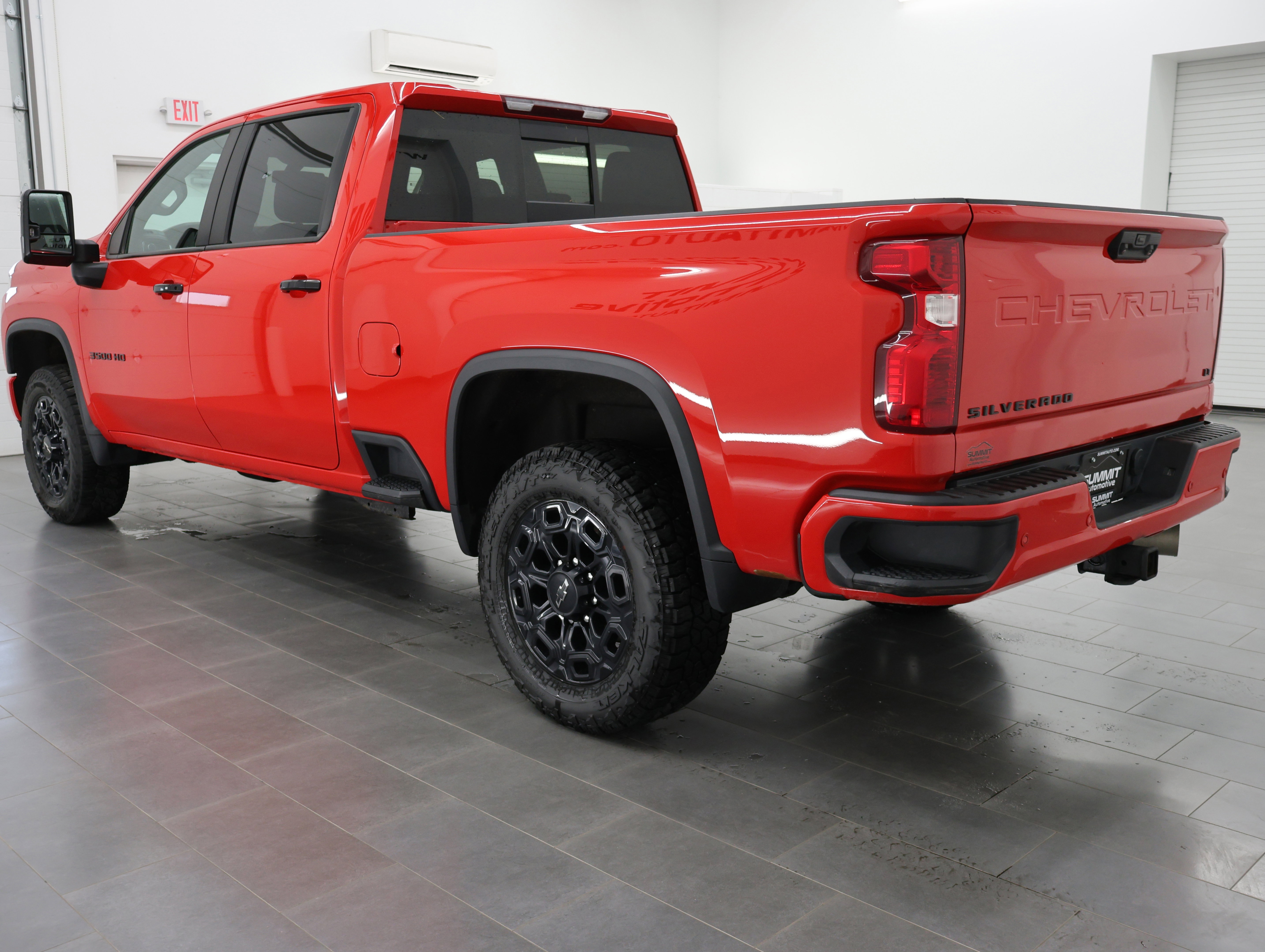 Used 2023 Chevrolet Silverado 3500 LT w/ All Star Edition AWD/4WD image 6