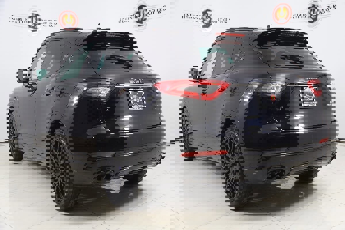 Used 2018 Maserati Levante GranSport image 4