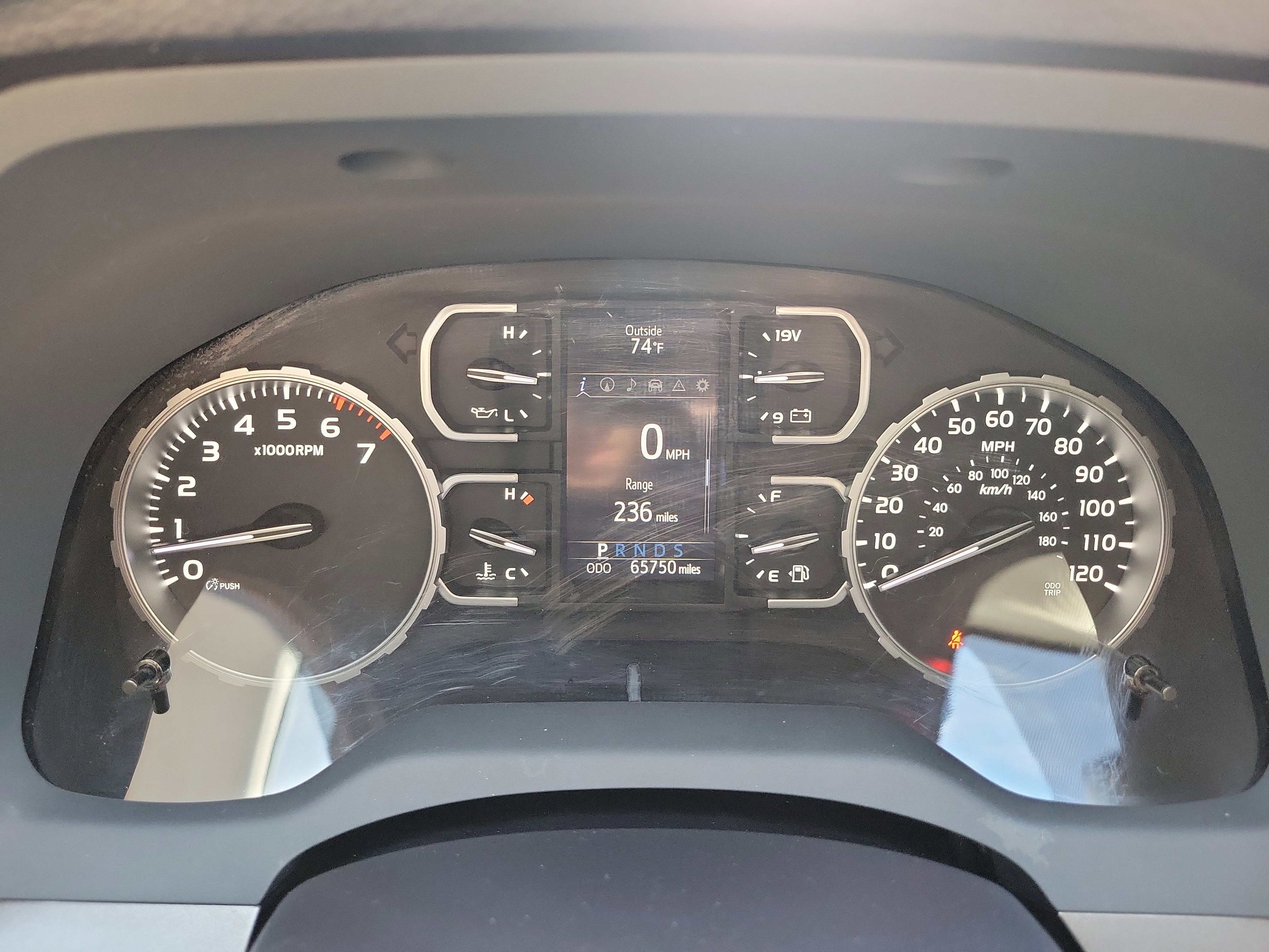 Used 2018 Toyota Tundra SR5 w/ SR5 Upgrade Package image 24