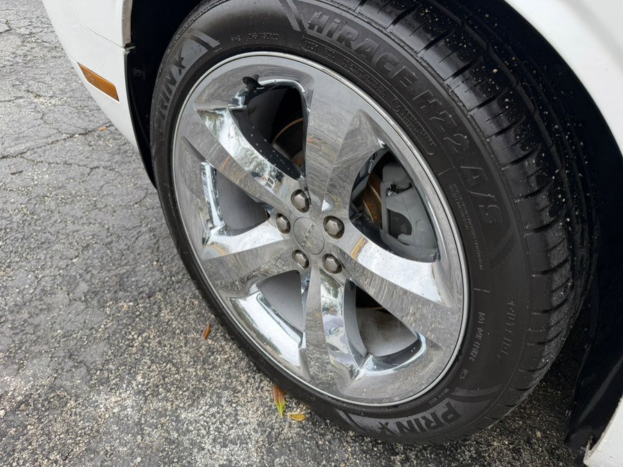 Used 2014 Dodge Challenger R/T RWD image 7