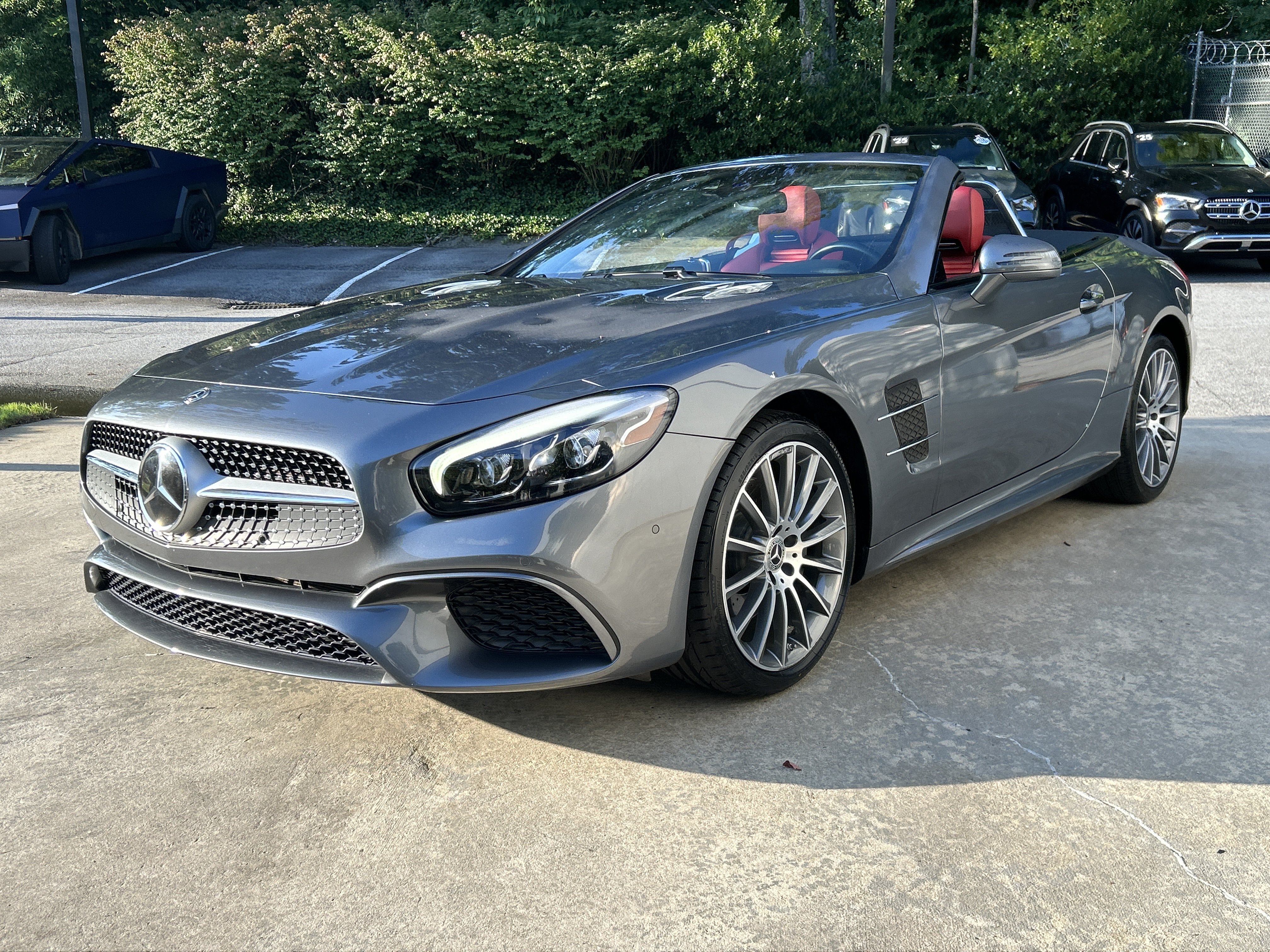 Used 2018 Mercedes-Benz SL 450 image 3