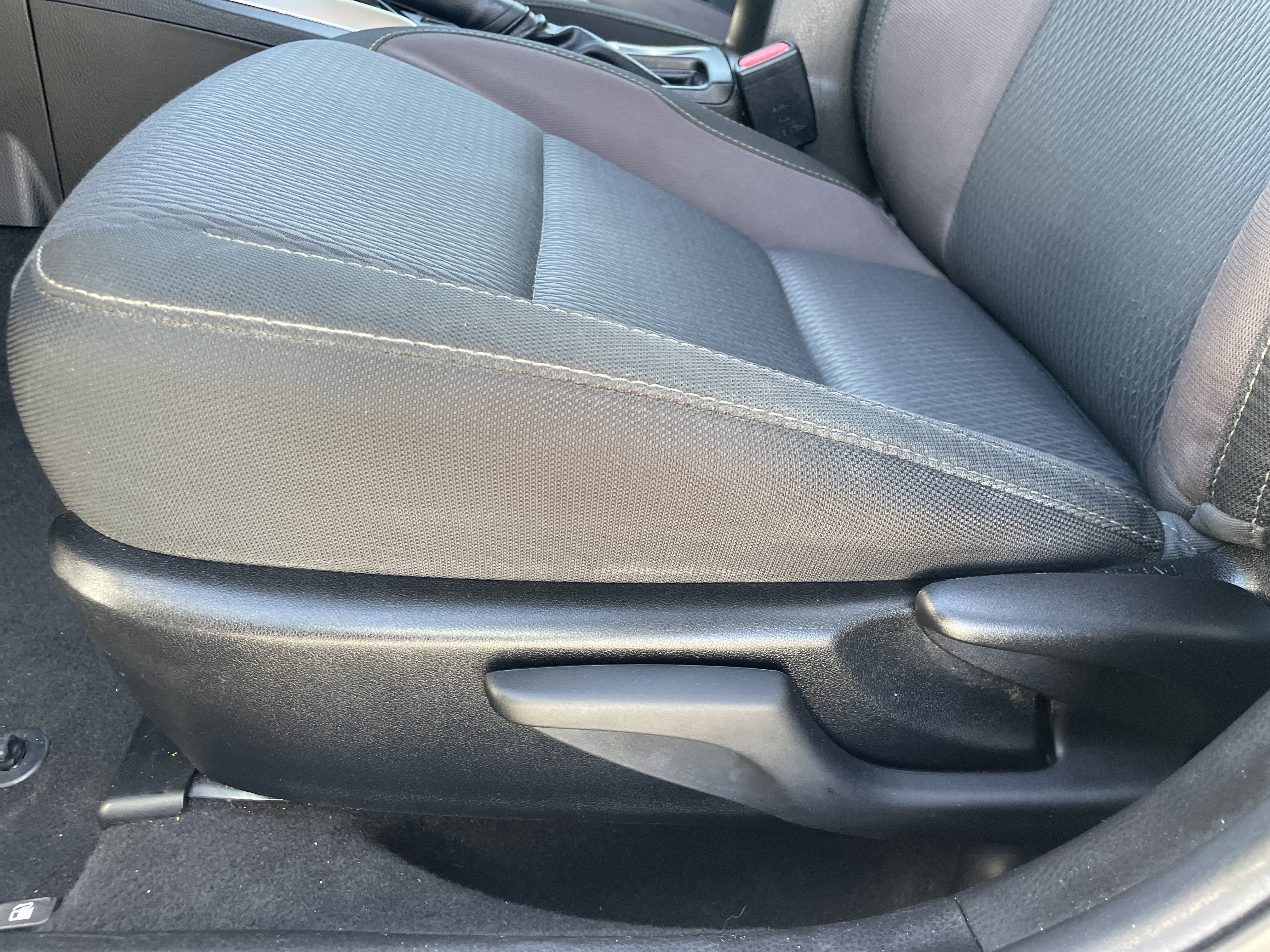 Used 2018 Toyota Corolla L image 19