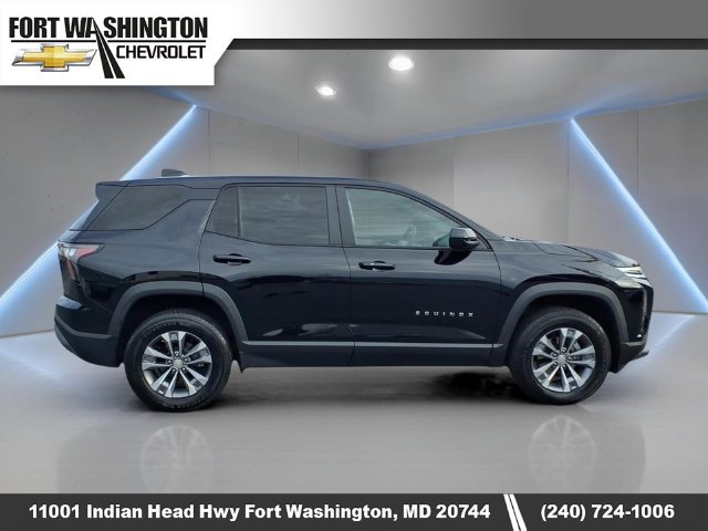 Used 2025 Chevrolet Equinox LT FWD image 2