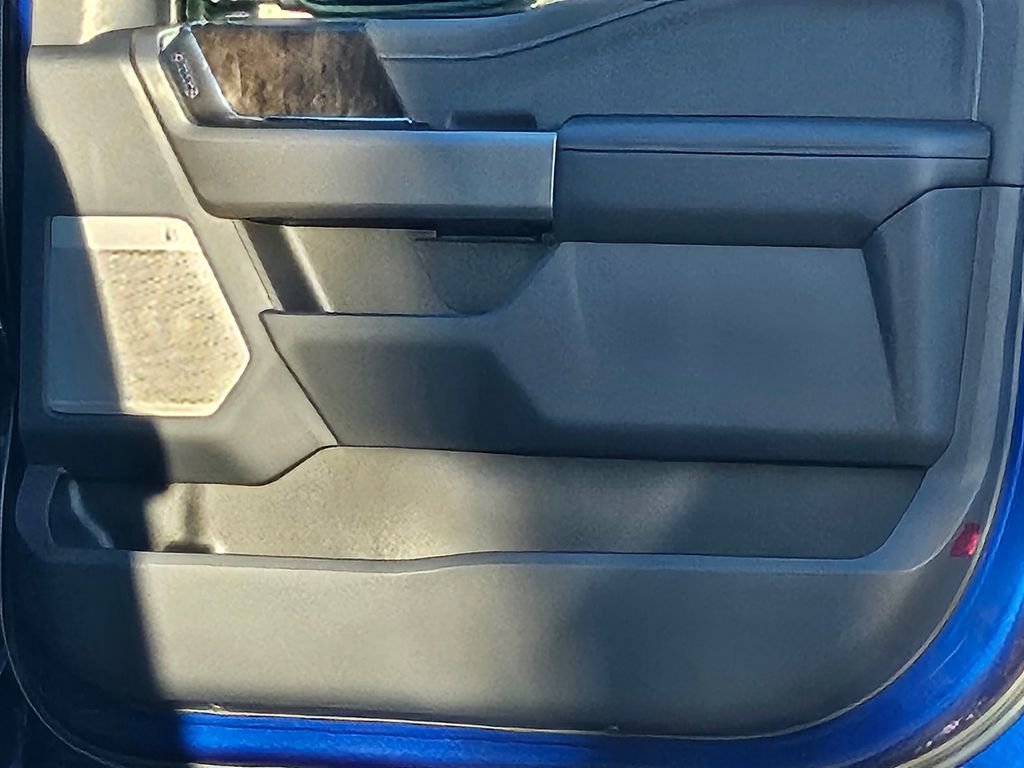New 2026 Ford F250 Lariat w/ Black Appearance Package image 35