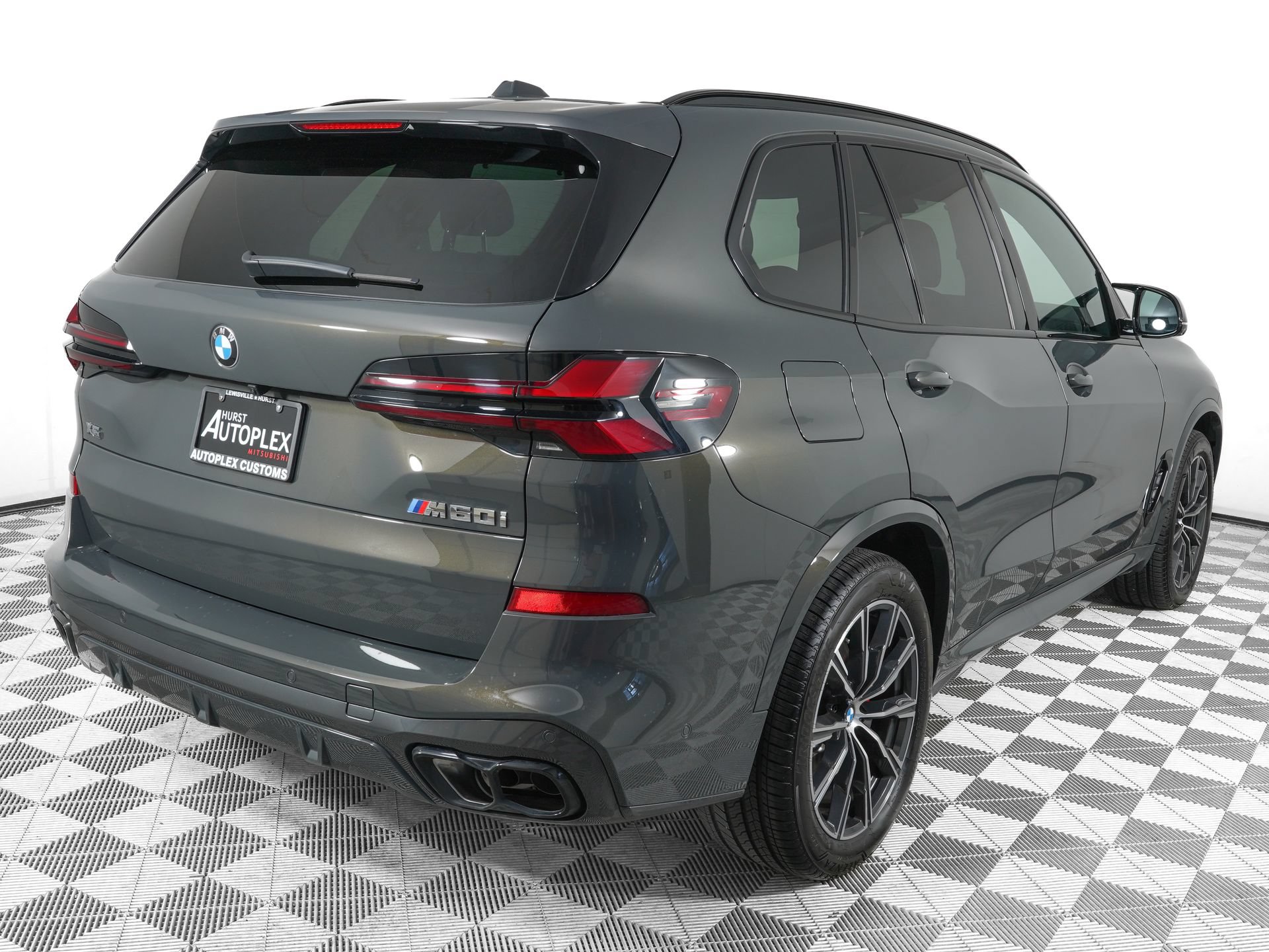 Used 2026 BMW X5 M60i AWD/4WD image 4
