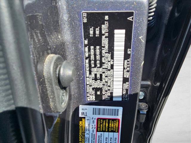 Used 2022 Toyota Highlander XLE FWD image 25