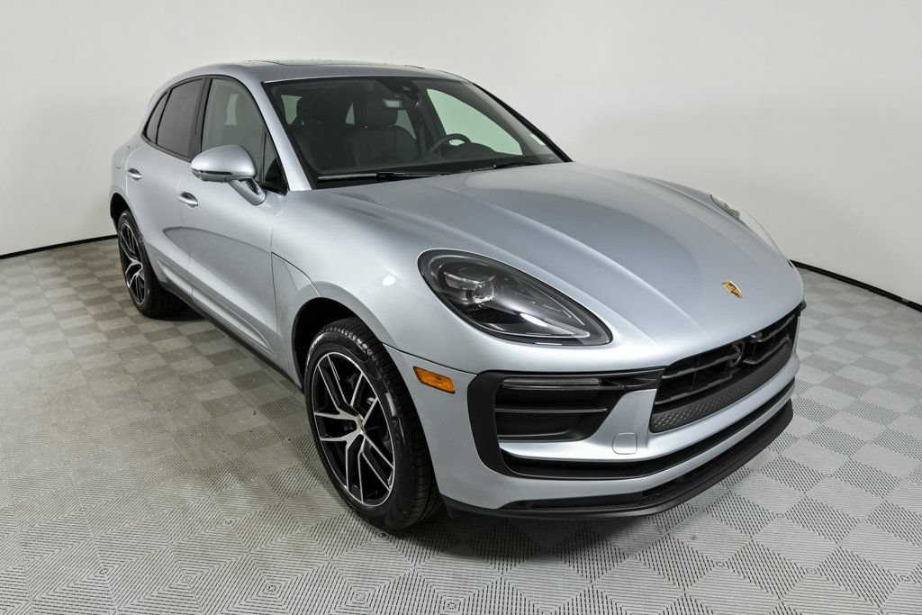 Certified 2026 Porsche Macan AWD/4WD image 26