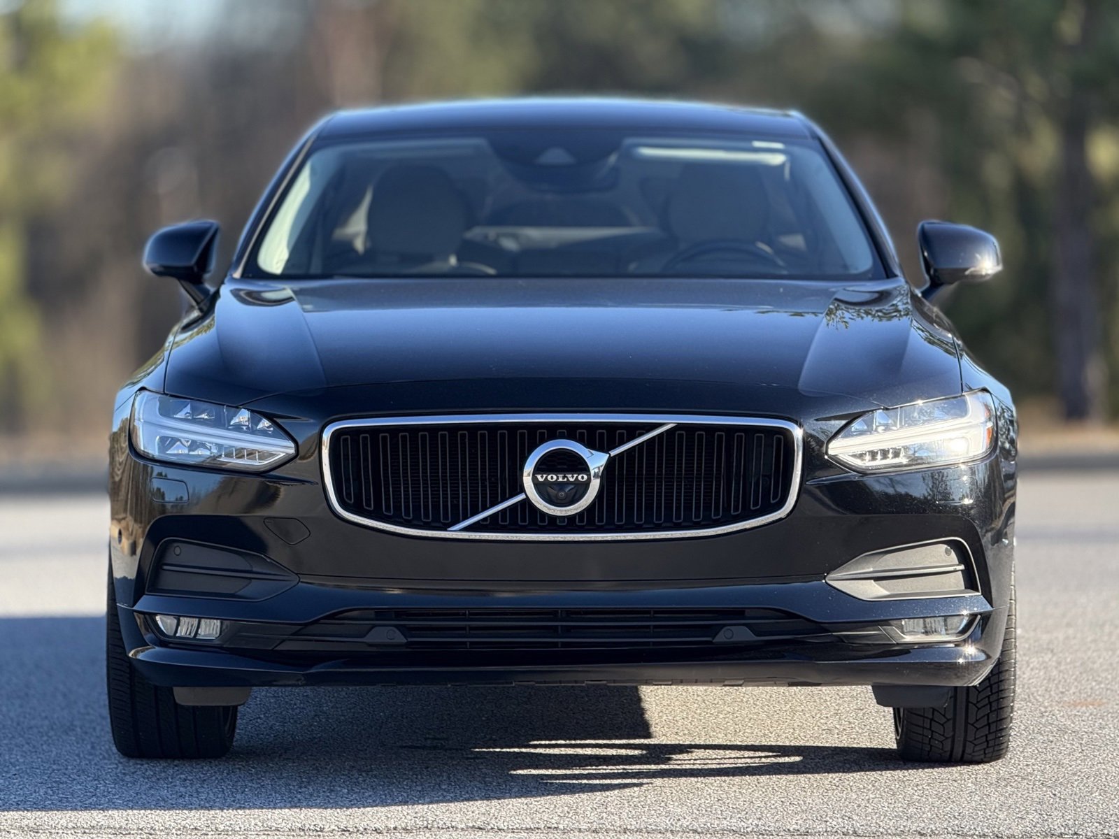 Used 2018 Volvo S90 T5 Momentum w/ Convenience Package image 2
