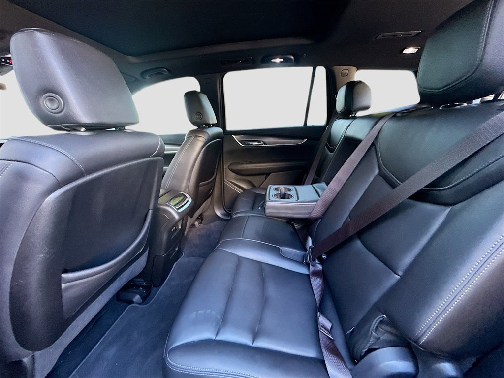 Used 2023 Cadillac XT6 Luxury image 25