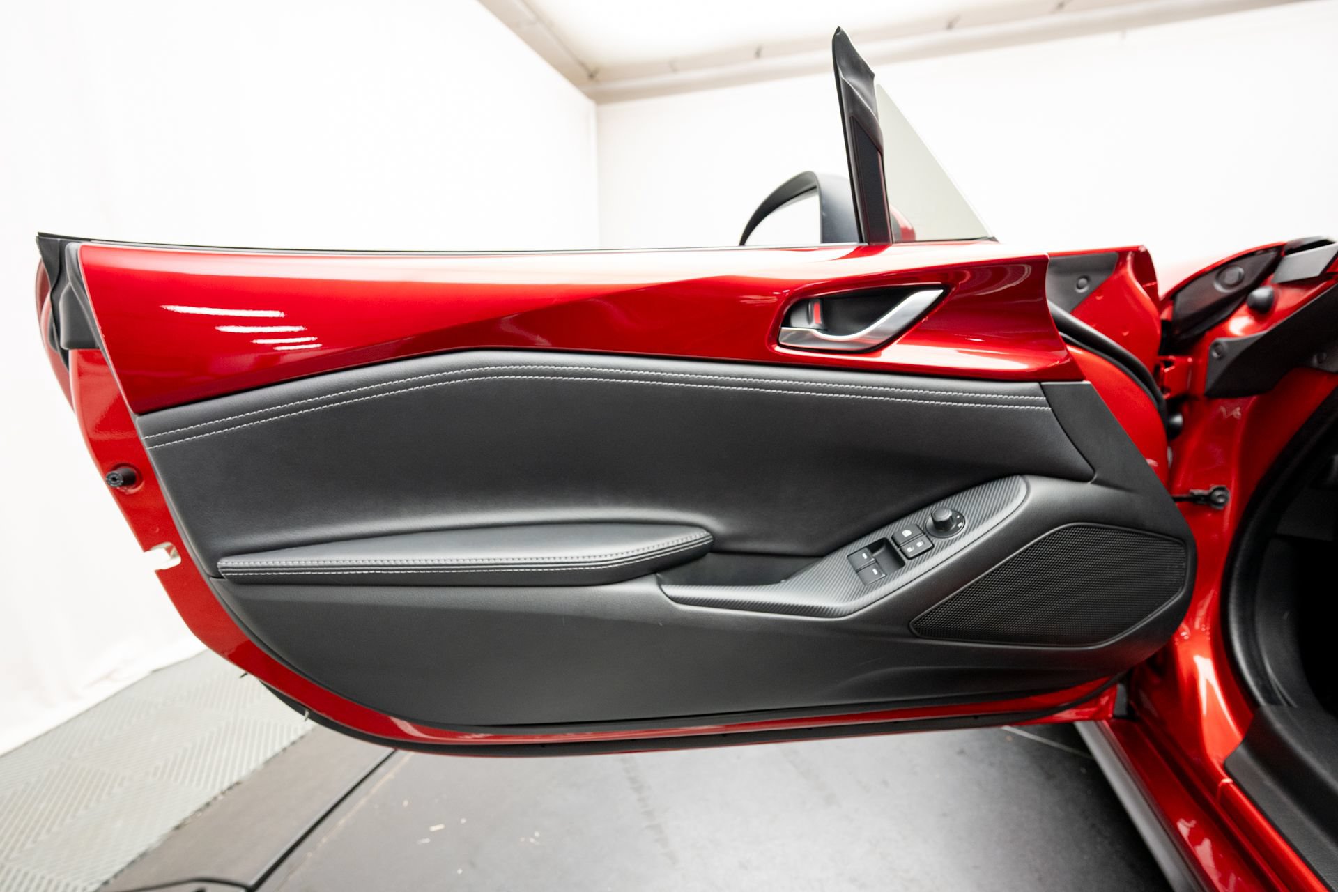 Used 2024 MAZDA MX-5 Miata RF Grand Touring RWD image 23