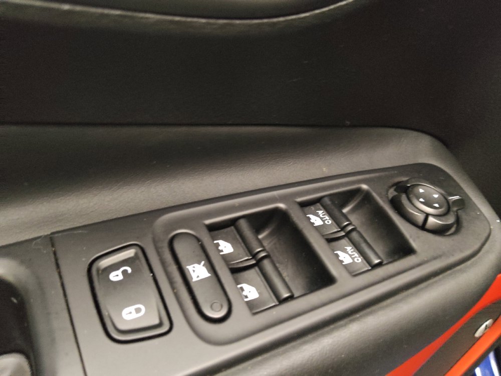 Used 2017 Jeep Renegade Trailhawk w/ Premium Trailhawk Package AWD/4WD image 27