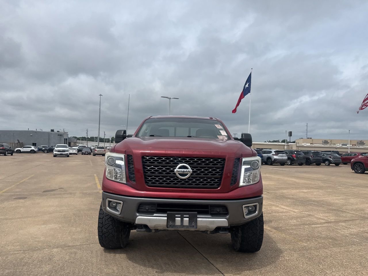 Used 2016 Nissan Titan PRO-4X AWD/4WD image 5