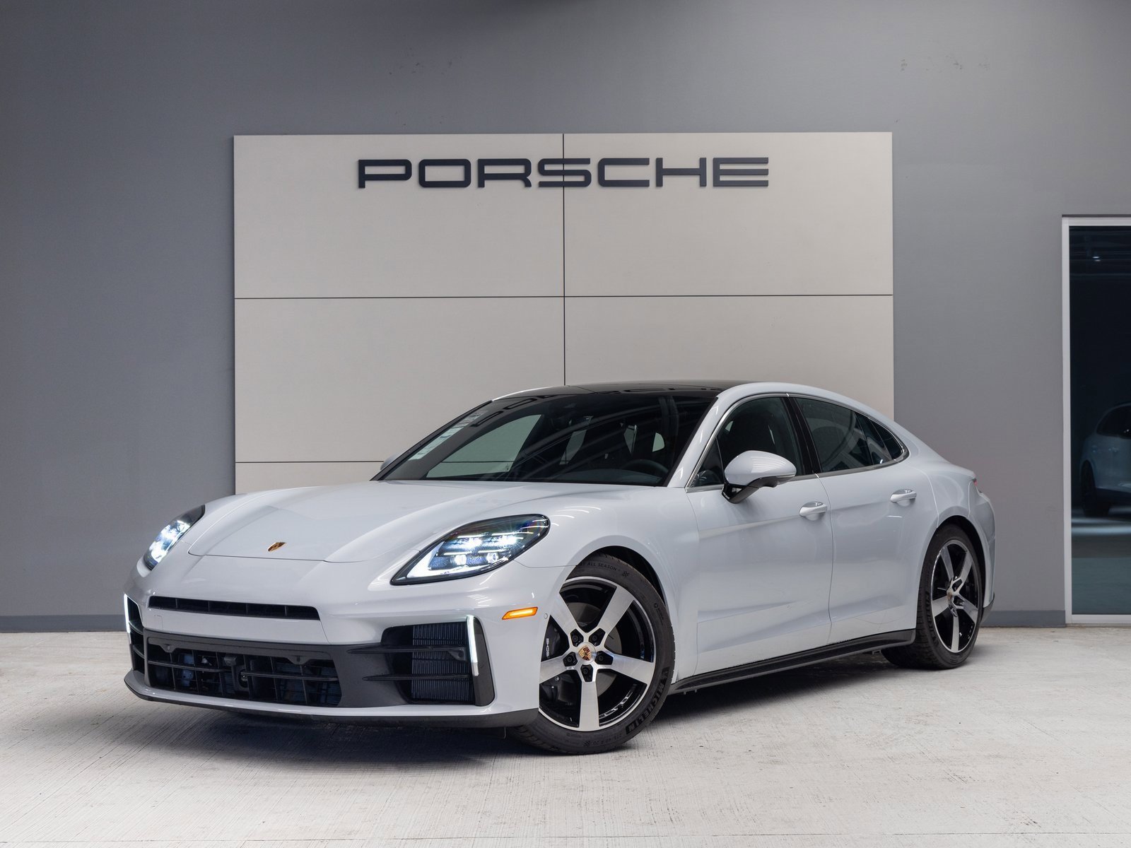 New 2025 Porsche Panamera 4