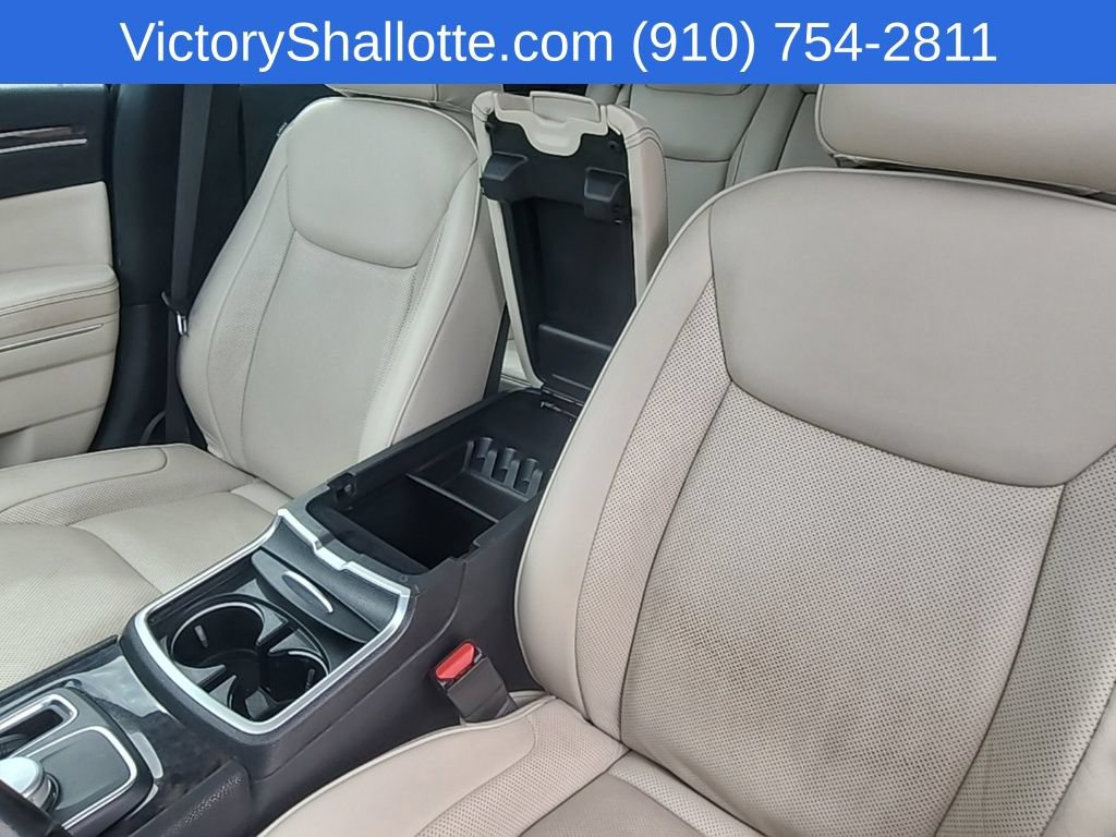 Used 2021 Chrysler 300 Touring L RWD image 21