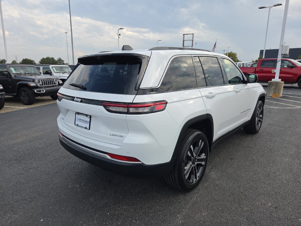 New 2027 Jeep Grand Cherokee Limited AWD/4WD image 30