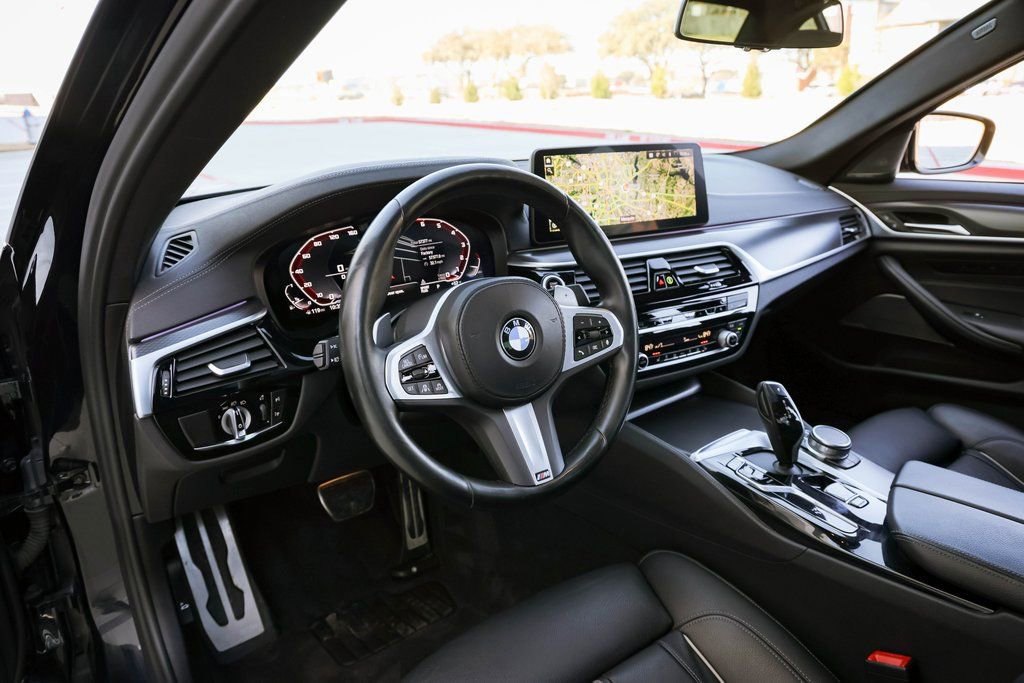 Used 2022 BMW M550i xDrive AWD/4WD image 17